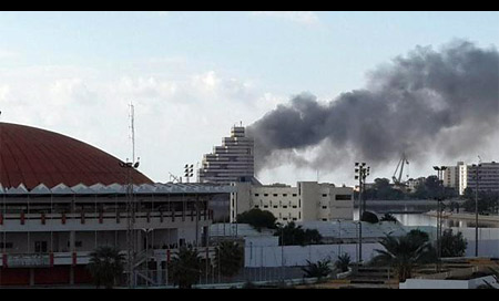 autoridades recuperan puerto de bengasi El Ejército de Libia recupera el control sobre una base naval en el este del país